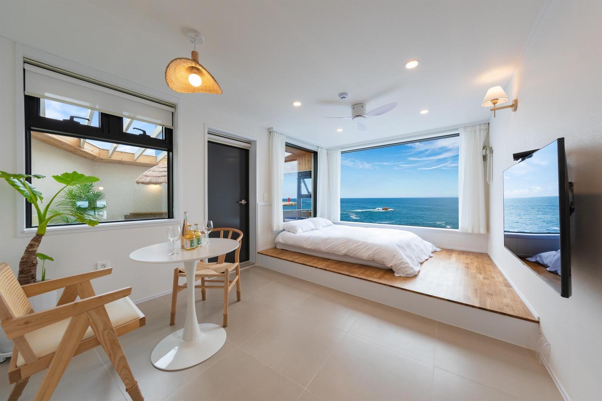 Gangneung Hue Pension Ocean View, Spa, Couple Rum bild